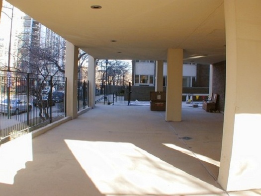 Outdoor Common Area along Clark Street Outdoor Common Area along Clark Street